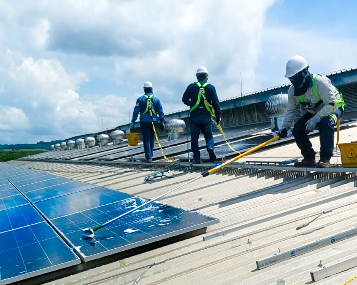 Mantenimiento de paneles solares Mantenimiento de paneles solares